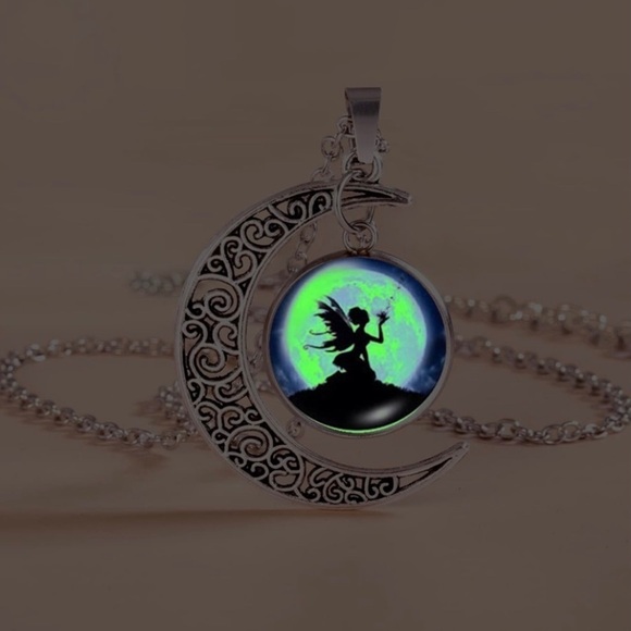 Crescent Moon Vintage Silver  Fairy Magical Glowing Pendent & Necklace - Picture 3 of 6